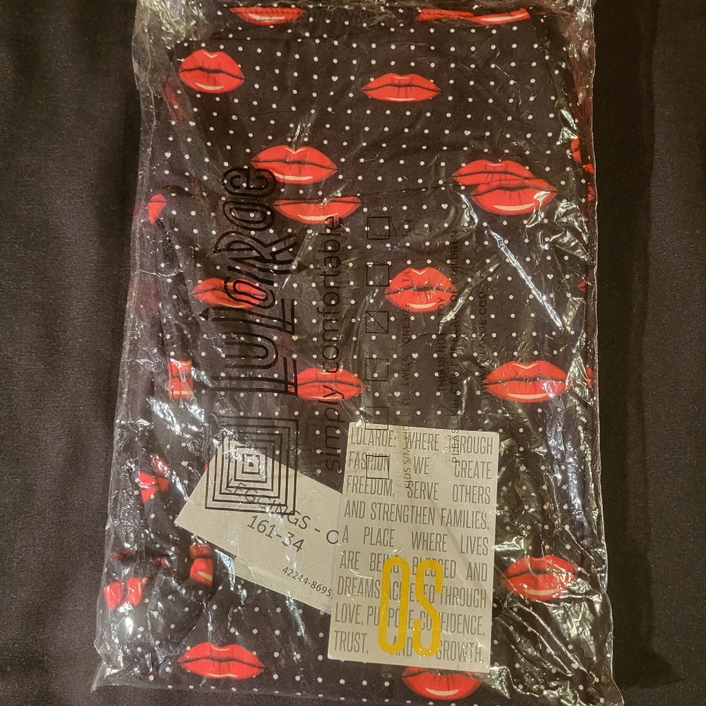 ❤️*NEW LISTING* OS Lularoe Valentine Leggings NWTs